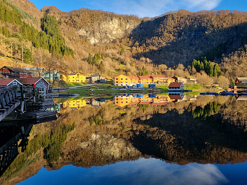 Nydeleg vindstille ved Hauglandssenteret. 