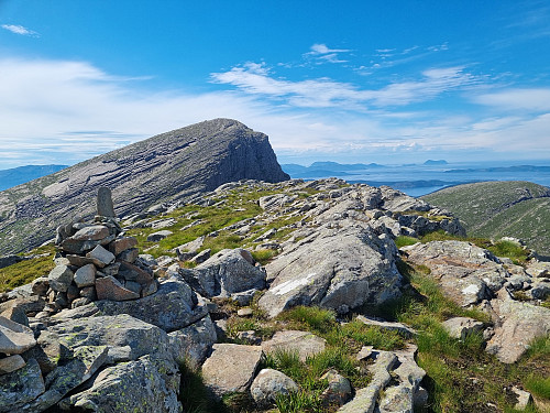 Utsikt frå Dyrelifjellet mot Klauvekeipen
