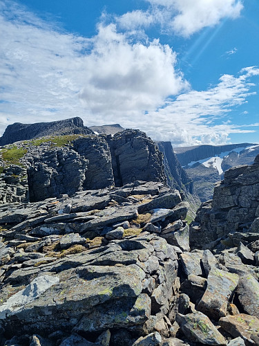 Tilbakeblikk på mektig fjell