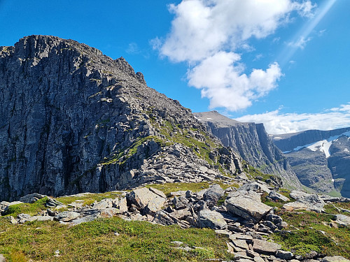 Tilbakeblikk på ruta opp Tverreggsnasa