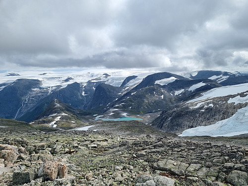 Utsikt ned mot Blåfjellet og Jostedalsbreen