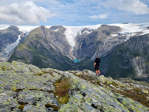 Utsikt mot Briksdalsbreen