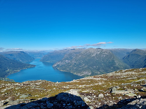 Frå Molden med utsikt mot Skjolden og Hurrungane