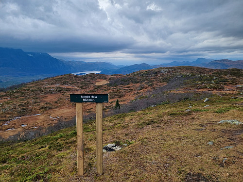 Skilt på Nordheia er endeleg komen opp