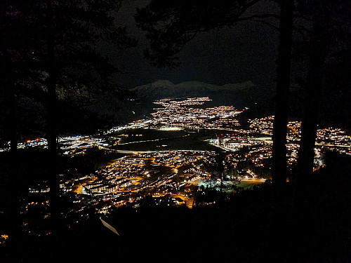 Det er noko meditativt med å sjå på Førde frå Gytta. 