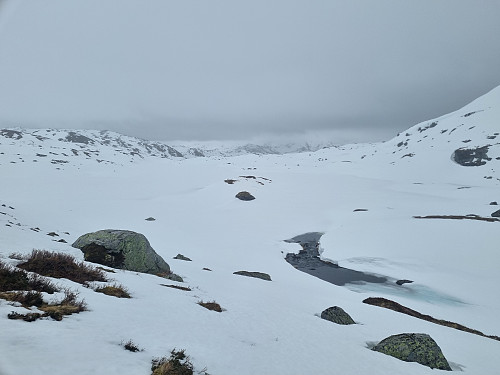 Varlivatnet. Litt meir snø enn eg trudde det kom til å bli