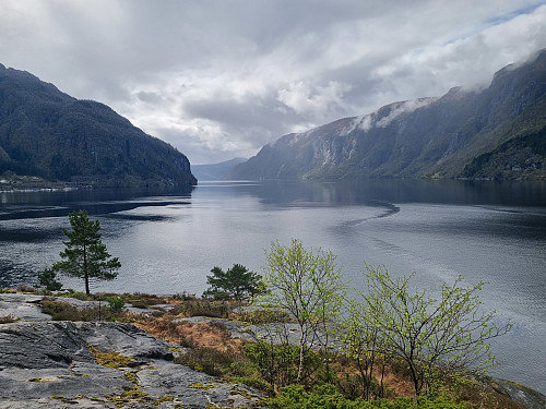 Ved dagsturhytta i Vaksdal