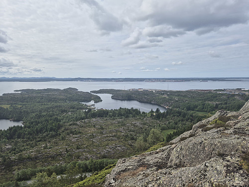 Utsikt frå Kistefjellet mot Mongstad