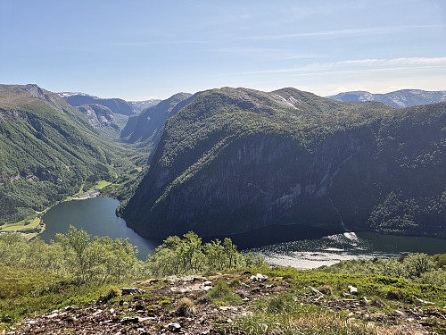 frå vegen ned mot Østerbø