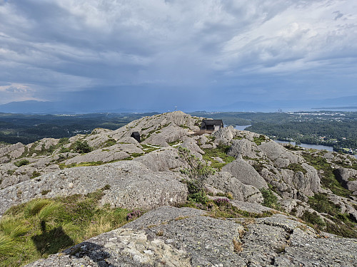 Utsletteslottet sett frå Utslettefjellet