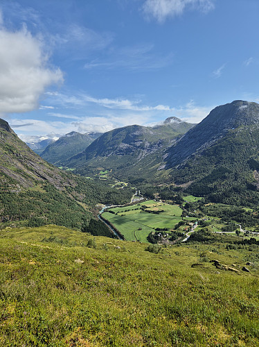 Gapahuken ved Klakegg mot Stardalen. 