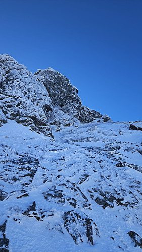 Isete snørampe fram mot kruxet, som ikke er synlig på bildet.