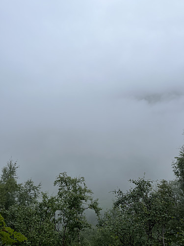 Udsigt til Norangsdalen. Stejlt og gråt.