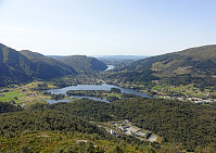 View from the southern ridge of Skåldalsnipa across Haukelandsvatnet