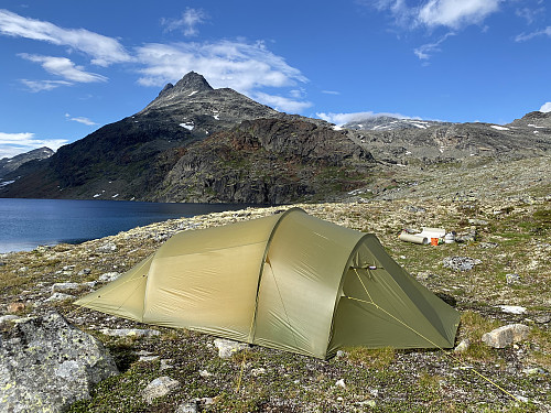Tilbake ved teltet ved Uradalsvatnet har været lettet helt