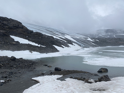 Mot den mektige brefronten på Uranosbreen