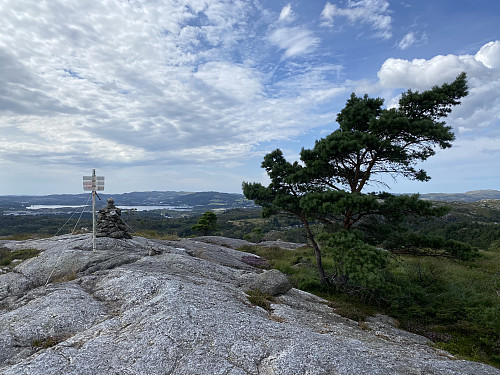 På Amdalsfjellet med utsikt mot Aksdal