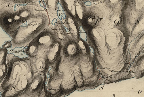 Historisk kart frå 1855 som viser navnet "Splithorn". Legg ellers merke til navnet "Sangesandbakken" for Bakken og "Stölsknuden" for Bratteliknuten