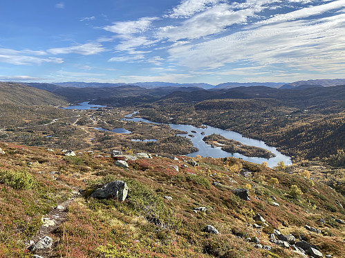 Fra oppunder Arbunuten mot maleriske Arbuvatnet