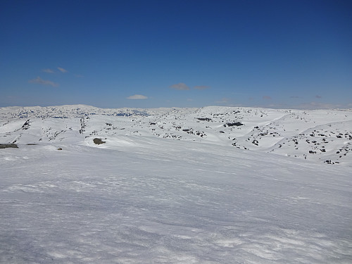 Utsikt nordvestover mot bl.a. Skaulen og Vestre Kaldafjell