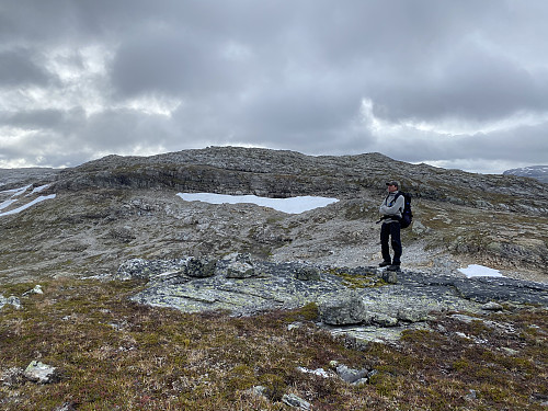 Tilbakeblikk mot Raudberga, som ikkje viser si raudaste side frå denne kanten