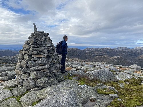 Mot bl.a. Godlifjellet, Naganibba og Heiahodnet