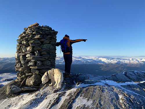 På Ruklenuten med panorama mot Folgefonna