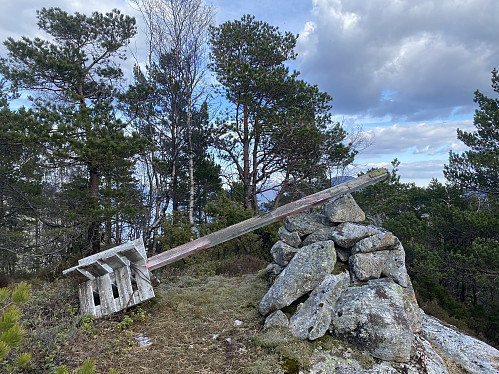 Det gamle trigpunktet på Raudnesvarden