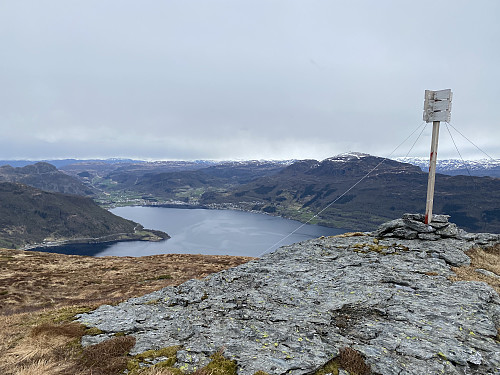 Meir nordleg utsikt mot Sandeid og Ilsvåg til venstre