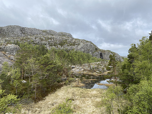 Lita tjødn under Krossfjellet