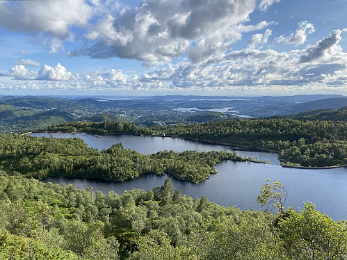 Mot Gløvrevatna i retning Nordåsvatnet og Flesland