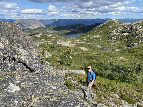 Straks på kommunetoppen med majestetiske Hægefjell i bakgrunnen