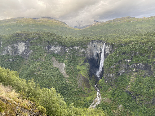 Fineste utsikten mot Vettisfossen krever sin mann og kvinne!