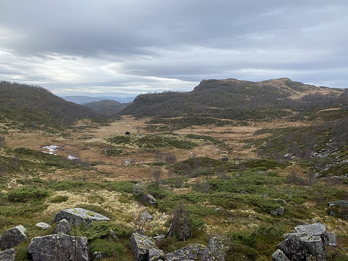Tilbakeblikk frå Eggjaskar mot Rotemyrane og Ullsfjellet