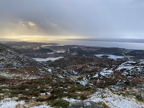 Mot Karmsundet og Sør-Karmøy med Skudeneshavn