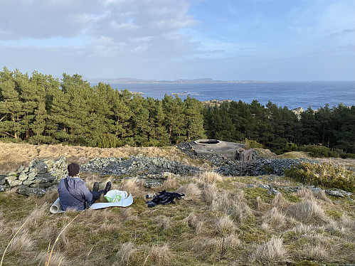 Matpause på fortet med utsikt mot Bokn