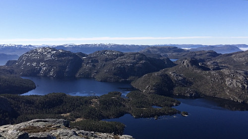 Mot eidet mellom Hengjane- og Svortingsvatnet