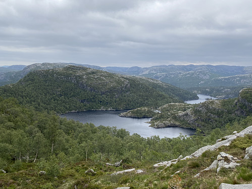 Mot Gryteholstjødna og Svartavassknuten