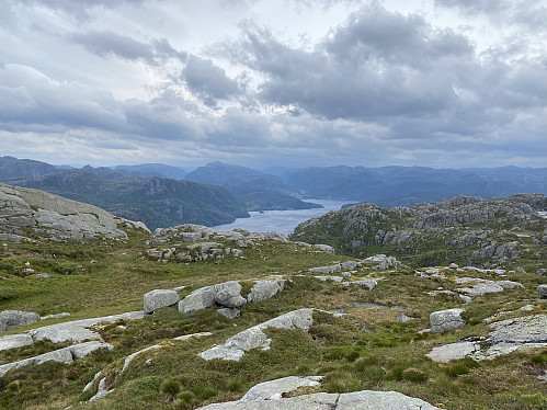 Utsikt mot Vinjakula og Birkelandsvatnet