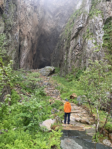 Sørveståpningen sett nedenfra