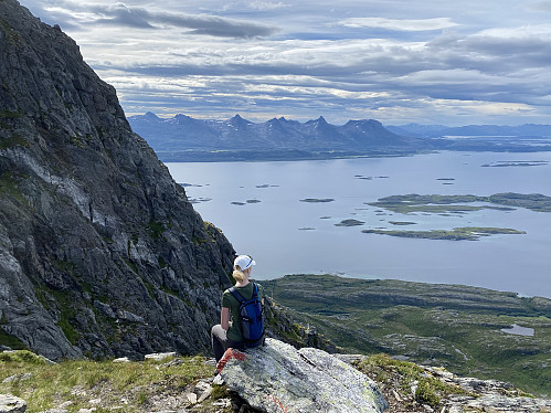 Søstrene har kastet sløret idag!
