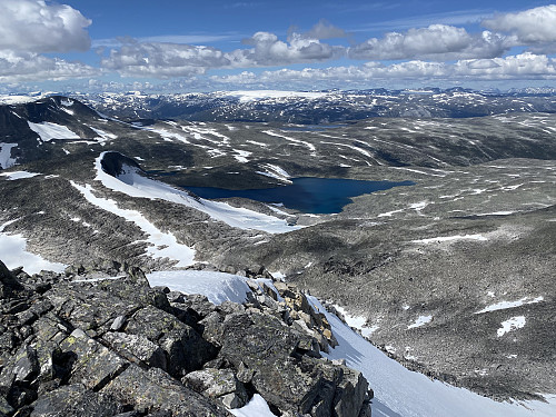 Nordvestlig utsikt mot Grøntjørna, Sottjørnene og Sekkebreen