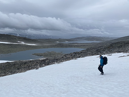 Enkel retur på snøfelt med Regnbogetjørna og Sottjørnene som bakteppe