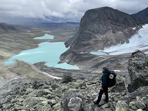 Nedstigning fra Søre Langvasstind mot Storstyggsvånådalen