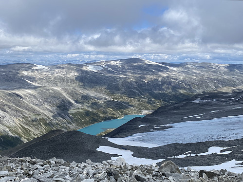 Fra samme sted mot Lundadalsvatnet og Hestdalshøgda