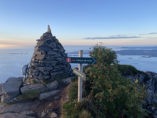 Varden på Rørsethornet, men er det høyeste punkt?