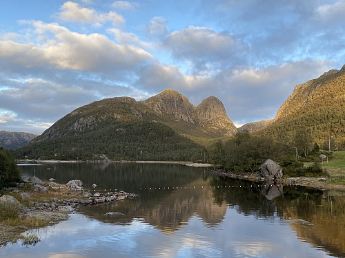 Klassisk tilbakeblikk frå stemmen i Liarvatnet