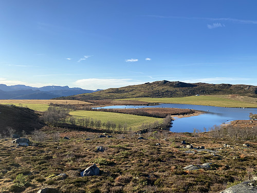 Mot Måvatnet og Måheia