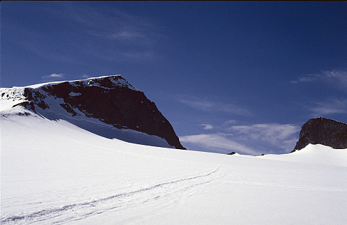 Me vinn høgde på Styggebreen. Her mot Porten mellom Piggen og Veslepiggen