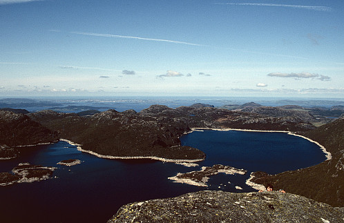 Utsikt ut Svortingsvatnet og tid for "ablegøyer"